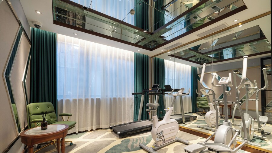 Nostalgia S Hotel(Shanghai Railway Station & Suzhou Creek)