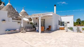 Family Villa, Multiple Bedrooms, Mountainside (Gioberti 20 I Trulli With Pool) | Terrace/patio