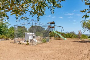 室外兒童遊樂區