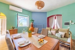 Villa familiare, 3 camere da letto, lato montagna (Gioberti 20 I Trulli With Pool) | Sala da pranzo