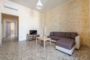 Family Διαμέρισμα, Περισσότερα από 1 Υπνοδωμάτια (Casa Del Sol Alberobello) | Περιοχή καθιστικού | Τηλεόραση με επίπεδη οθόνη