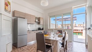 Appartement familial, 1 chambre, four à micro-ondes (Casa Del Sol Alberobello) | Cuisine privée