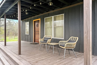 Charming cabin with AC and WiFi / 20 min from DTA