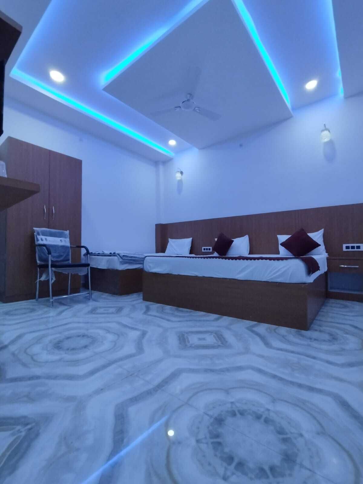 Soundproofing, free WiFi