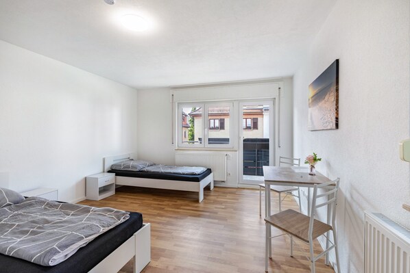 3 makuuhuonetta, ilmainen Wi-Fi, vuodevaatteet