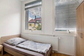 3 bedrooms, free WiFi, bed sheets - Apartment 'Wohnung 04' with Wi-Fi (Waiblingen)