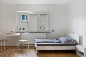 3 bedrooms, free WiFi, bed sheets - Apartment 'Wohnung 05' with Balcony and Wi-Fi (Waiblingen)