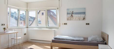 3 bedrooms, free WiFi, bed sheets