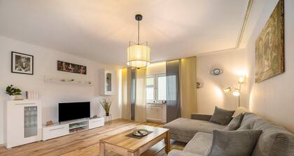 Ferienwohnung 'Neue 4 Zi Küche Bad Parknähe' mit Balkon und Wi-Fi