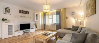 Apartment 'Neue 4 Zi Küche Bad Parknähe' with Balcony and Wi-Fi