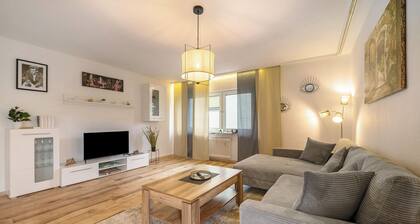 Ferienwohnung 'Neue 4 Zi Küche Bad Parknähe' mit Balkon und Wi-Fi