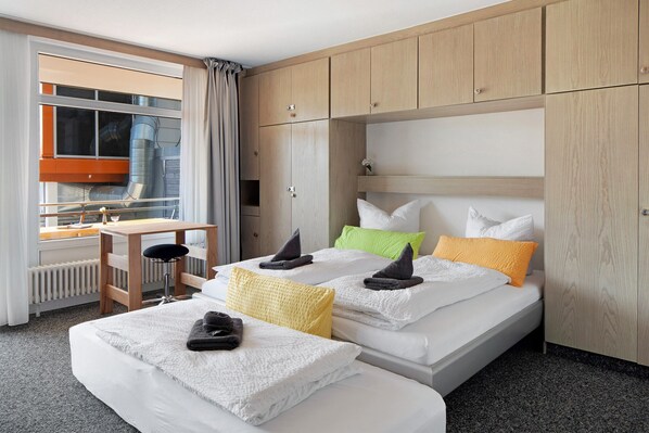 1 chambre, fer et planche à repasser, Wi-Fi gratuit, draps fournis