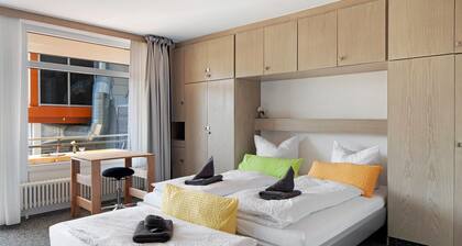 Apartment 'Fewo Berggipfel' with Balcony and Wi-Fi