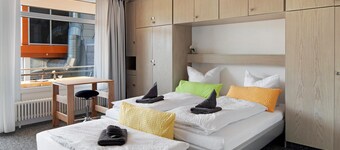 Apartment 'Fewo Berggipfel' with Balcony and Wi-Fi