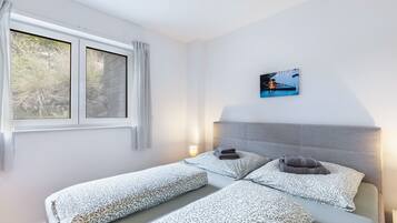 1 habitación, tabla de planchar con plancha, wifi gratis y ropa de cama