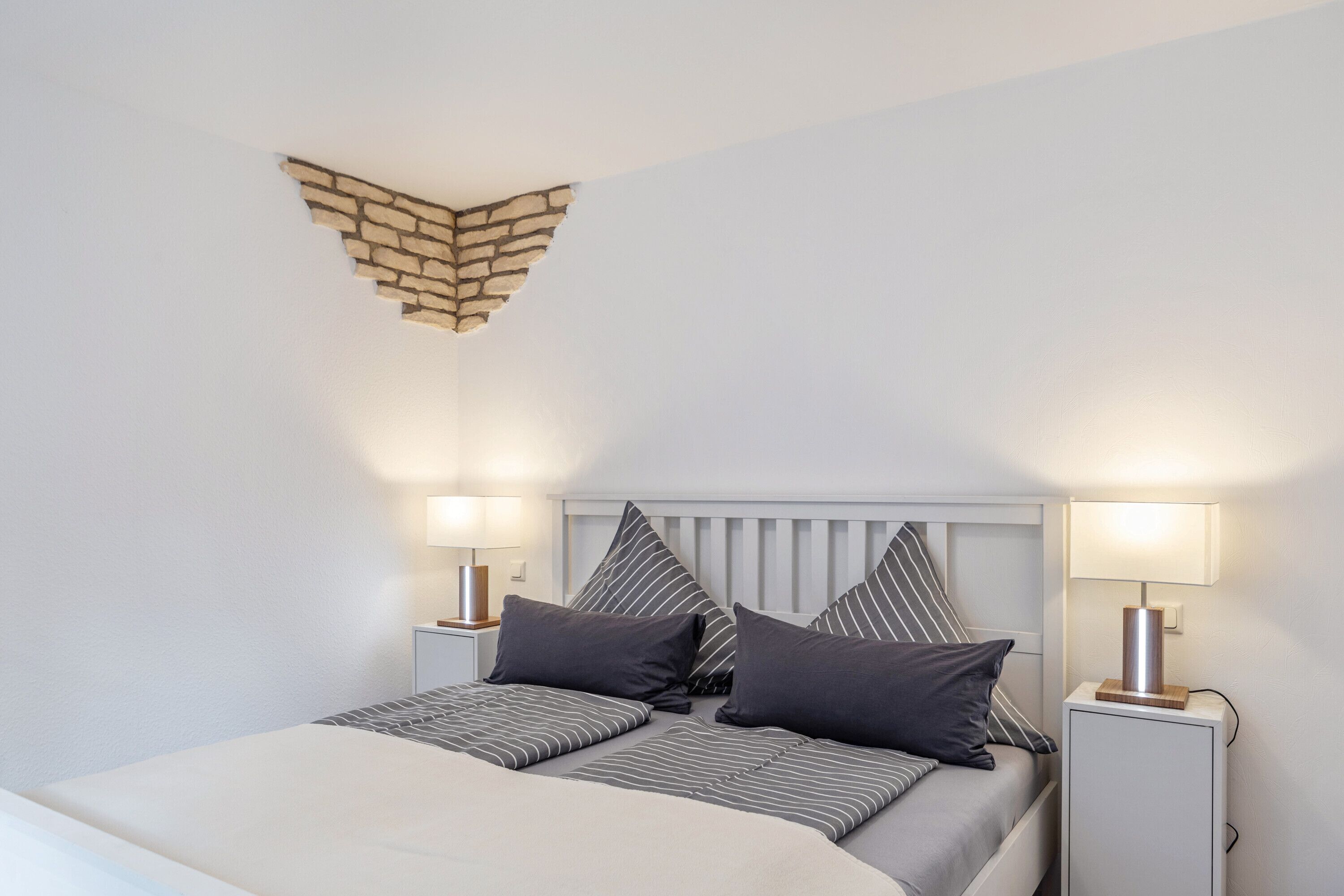 1 slaapkamer, een strijkplank/strijkijzer, gratis wifi, beddengoed