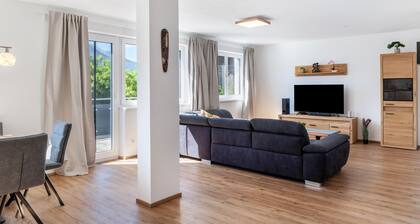 Appartement "Manu's Bergblick" avec vue sur les montagnes, terrasse privée et Wi-Fi