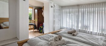 Holiday Home 'Lachmöwe' with Private Terrace, Private Garden and Wi-Fi