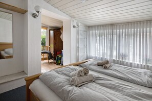 3 bedrooms, free WiFi, bed sheets