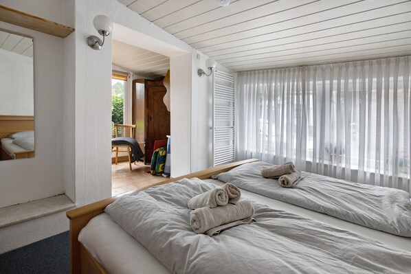 3 bedrooms, free WiFi, bed sheets