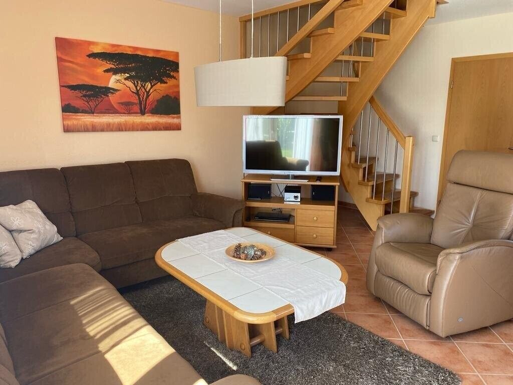 Een televisie, een dvd-speler en een stereo