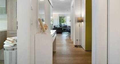 Apartamento 'Annette's Luxuswohnung Am Stadtpark' con terraza privada y Wi-Fi
