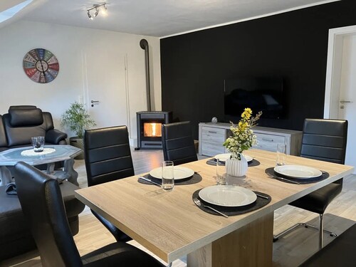"Ferienwohnung Sauerlandherz" mit Balkon und Wi-Fi