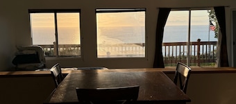 Terrific studio apartment in Ninilchik with stunning views. 