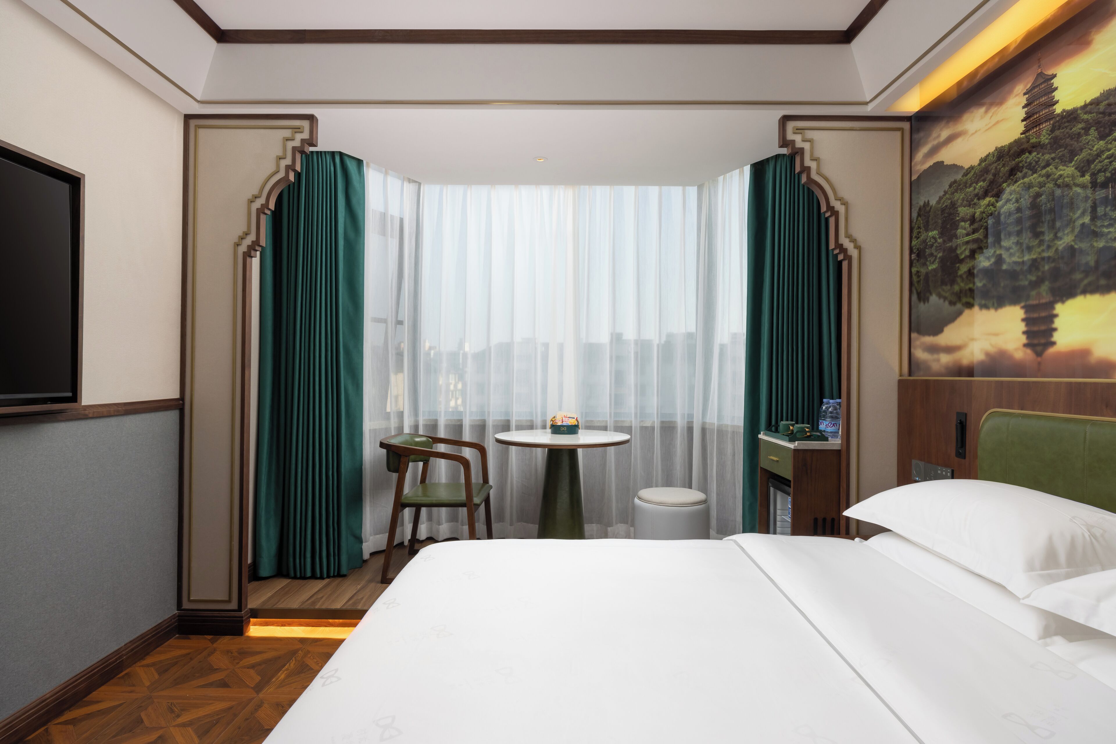Basic Double Room | Free minibar, soundproofing, free WiFi, bed sheets