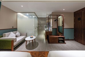 Family Triple Room | Free minibar, soundproofing, free WiFi, bed sheets - Nostalgia S Hotel(Hangzhou West Lake & Hefang Old Street) (Hangzhou)