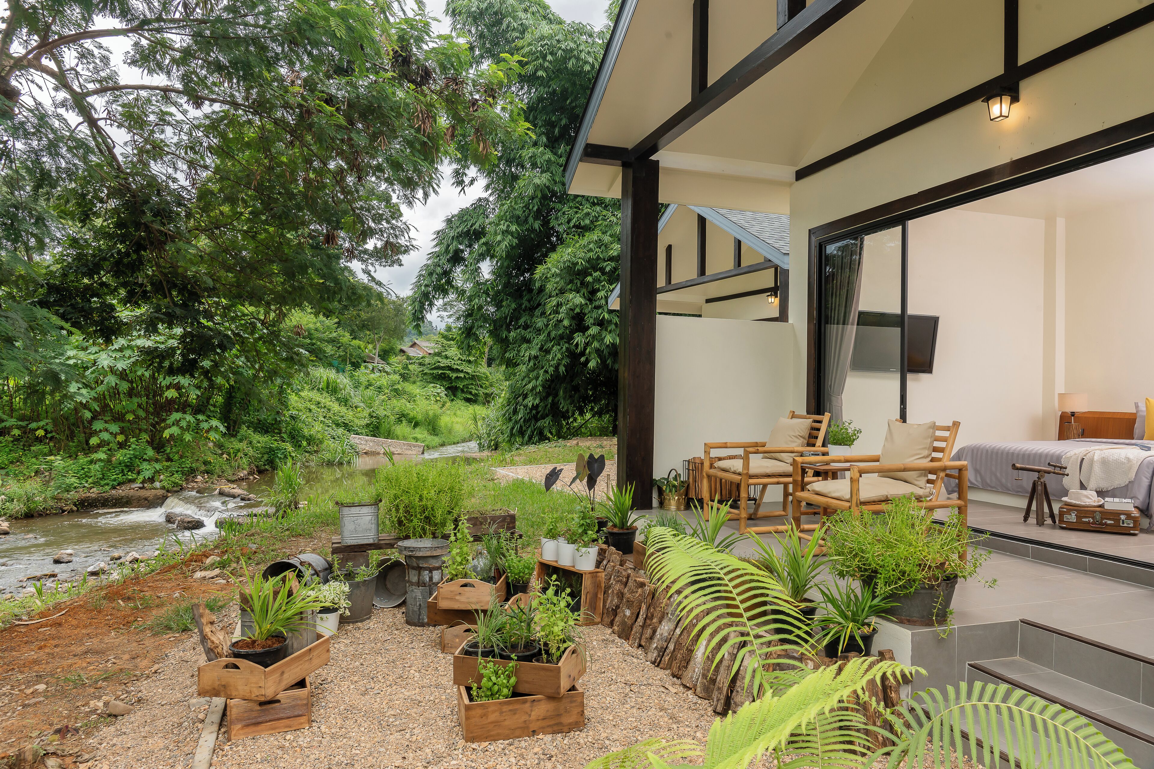 ห้องแกรนด์, ระเบียง, วิวแม่น้ำ | ลานระเบียง/นอกชาน