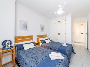 2 habitaciones, escritorio, tabla de planchar con plancha y wifi 