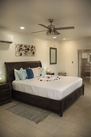 4 habitaciones, tabla de planchar con plancha, wifi y ropa de cama 