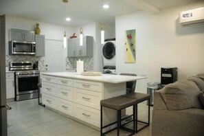 Fridge, microwave, oven, stovetop - Spacious 4-bedroom villa with AC and a Panoramic view on The ocean. (St. Marys)