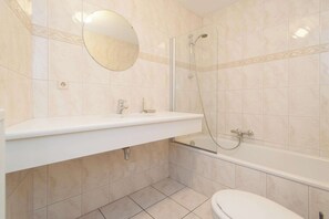 Shower - Apartment by the Coast with Dune Views (Callantsoog)