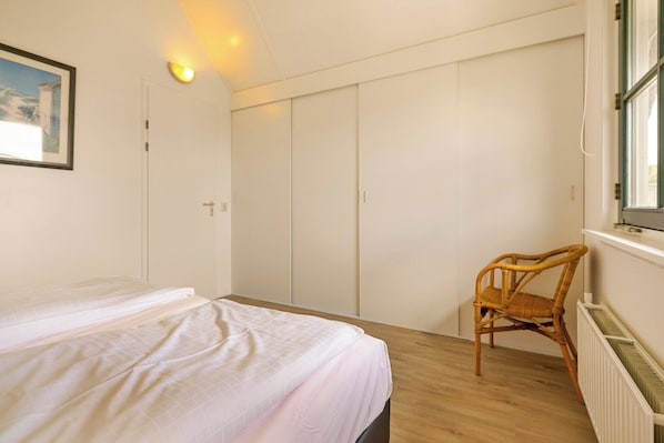 2 bedrooms, WiFi (free)
