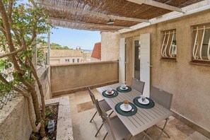 Outdoor dining - Sur le Port de Hyères-5 min de la Plage-calme (Hyères)
