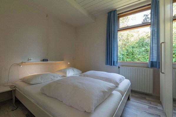 3 bedrooms, free WiFi - Eureka 78 bungalow with enclosed garden (Sint Maartensvlotbrug)
