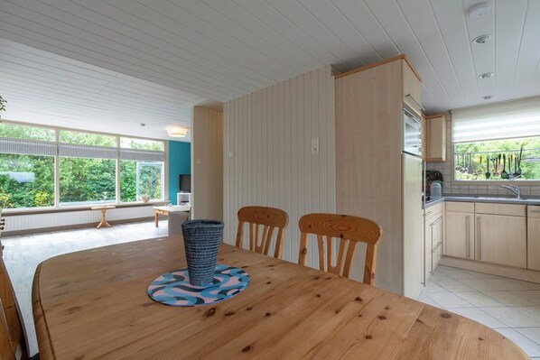 Dining - Eureka 78 bungalow with enclosed garden (Sint Maartensvlotbrug)