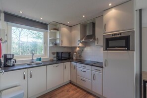 Kühlschrank, Ofen, Herdplatte, Geschirrspüler