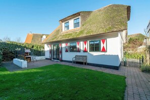 Terrace/patio - De Buitenplaats 145 villa with sauna (Callantsoog)