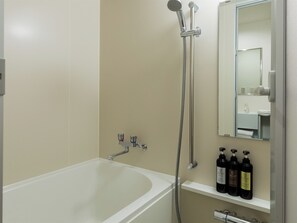Mezzanine Slider Room, Non Smoking | Bathroom | Free toiletries, hair dryer, slippers, towels - Giappo Franca Kyoto (Kyoto)