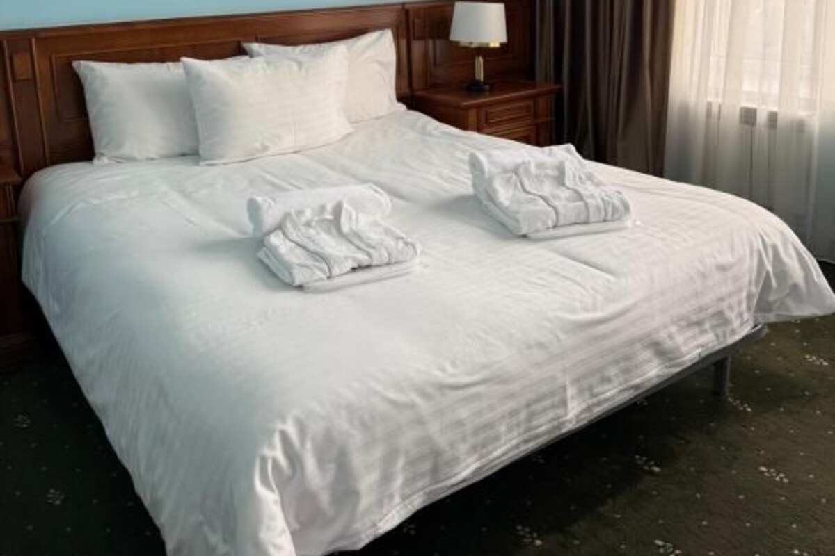 Deluxe Double Room | WiFi (free), bed sheets