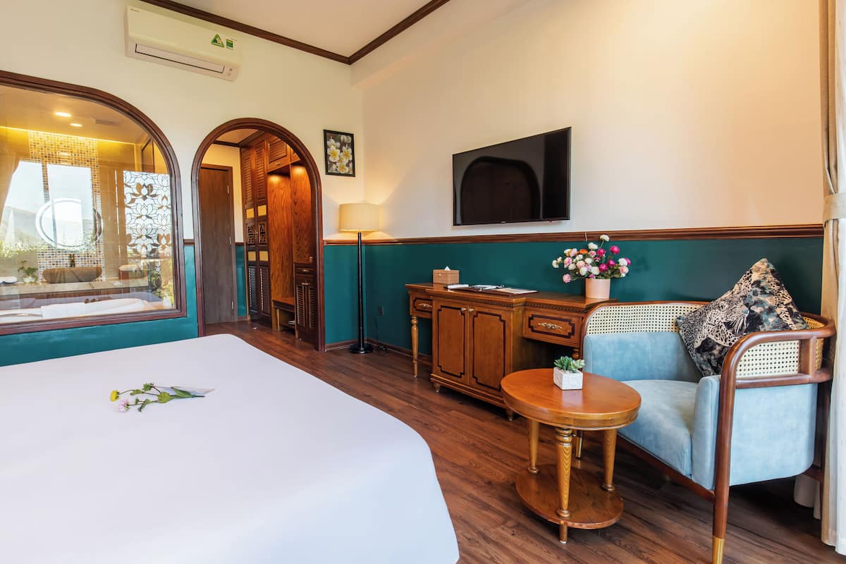 Junior Double Room, Balcony, City View | In-room safe, desk, soundproofing, free WiFi