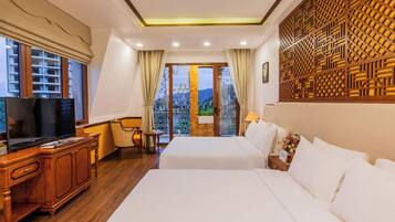 In-room safe, desk, soundproofing, free WiFi