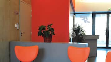 Coin salon dans le hall