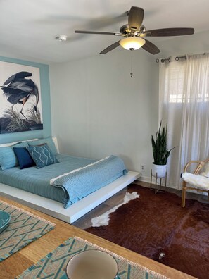 1 bedroom, iron/ironing board, WiFi, bed sheets - Cozy guesthouse, conveniently located to many Los Angeles attractions
(Los Angeles)