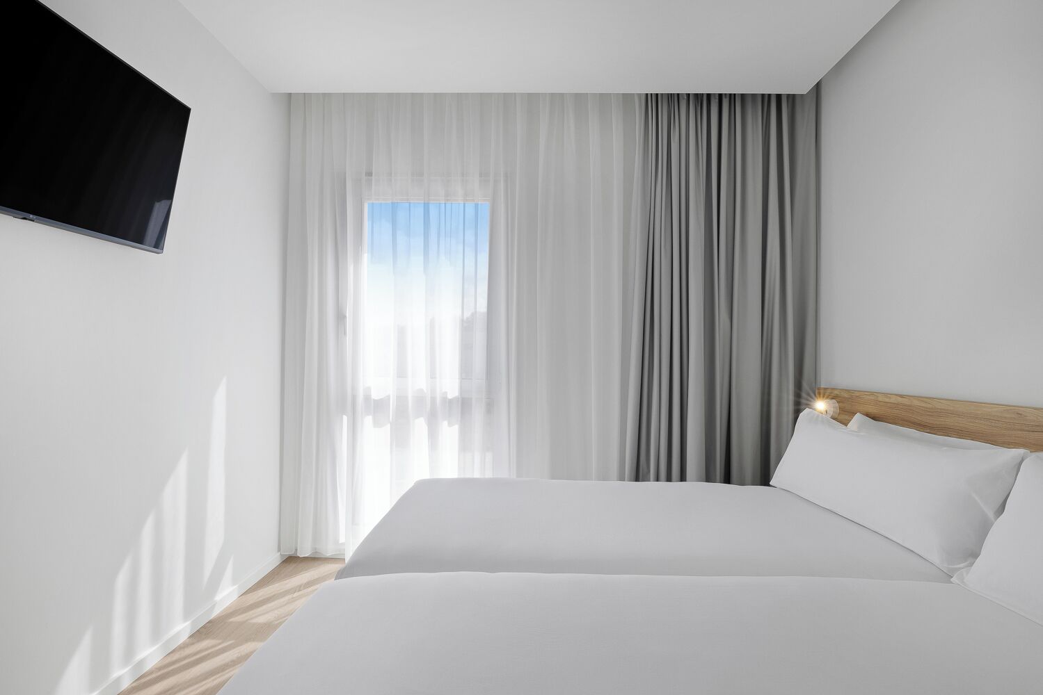 Twin Room | In-room safe, free WiFi