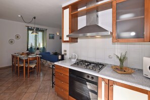 Family House, Multiple Bedrooms, Mountainside (Belvedere B) | Private kitchen | Fridge, microwave, oven, stovetop - Belvedere (Colico)