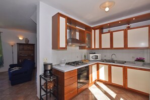 Family House, Multiple Bedrooms, Mountainside (Belvedere B) | Private kitchen | Fridge, microwave, oven, stovetop - Belvedere (Colico)